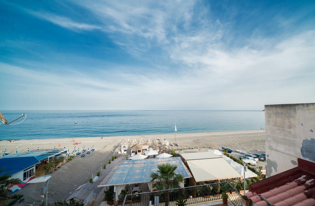 La Terrazza Sul Mare Apartamento Letoianni Exterior foto